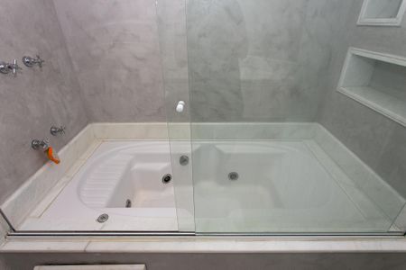 Apartamento para alugar com 130m², 3 quartos e 4 vagas Apartamento para alugar com 130m², 3 quartos e 4 vagasBanheiro - Banheira