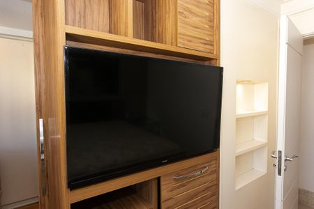 Apartamento para alugar com 130m², 3 quartos e 4 vagas Apartamento para alugar com 130m², 3 quartos e 4 vagasSuíte