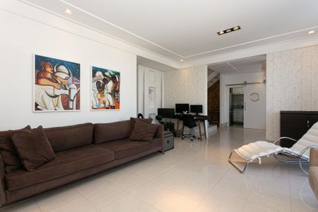 Apartamento para alugar com 130m², 3 quartos e 4 vagas Apartamento para alugar com 130m², 3 quartos e 4 vagasSala de Estar