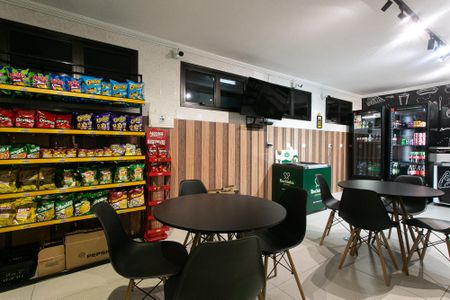 Apartamento para alugar com 130m², 3 quartos e 4 vagas Apartamento para alugar com 130m², 3 quartos e 4 vagasÁrea comum - Mercado