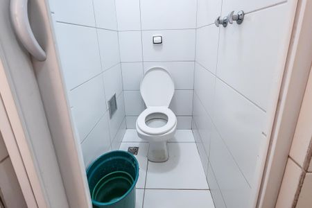 Apartamento à venda com 80m², 2 quartos e sem vagaBanheiro de Serviço 