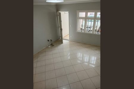 Casa à venda com 100m², 2 quartos e 2 vagasSala