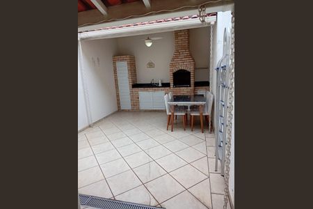 Casa à venda com 100m², 2 quartos e 2 vagasÁrea externa