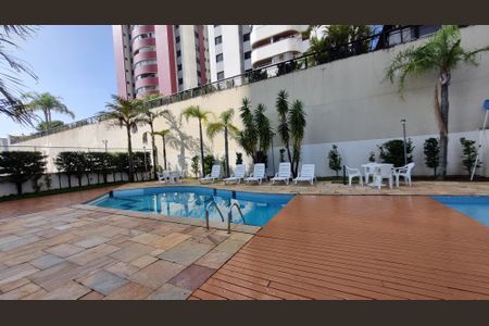 Apartamento à venda com 150m², 3 quartos e 4 vagas Apartamento à venda com 150m², 3 quartos e 4 vagasÁrea comum - Piscina