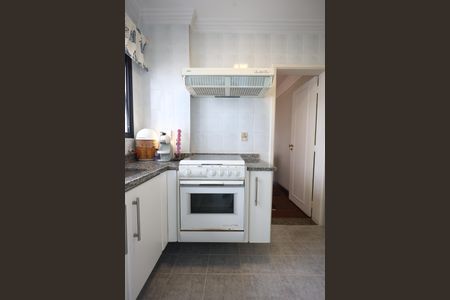 Apartamento à venda com 150m², 3 quartos e 4 vagas Apartamento à venda com 150m², 3 quartos e 4 vagascozinha