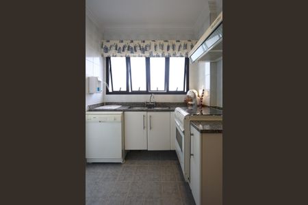 Apartamento à venda com 150m², 3 quartos e 4 vagas Apartamento à venda com 150m², 3 quartos e 4 vagascozinha