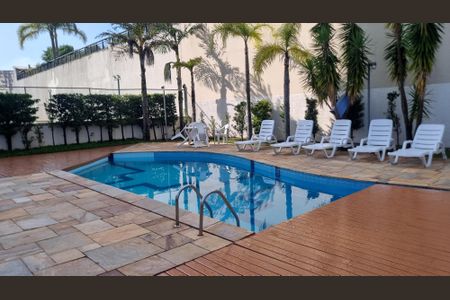 Apartamento à venda com 150m², 3 quartos e 4 vagas Apartamento à venda com 150m², 3 quartos e 4 vagasÁrea comum - Piscina