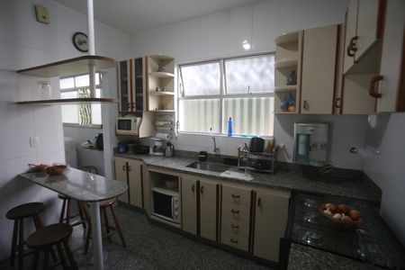 Apartamento à venda com 176m², 3 quartos e 3 vagasCozinha
