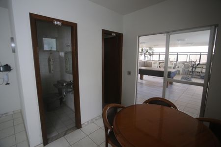 Apartamento à venda com 176m², 3 quartos e 3 vagasArea de serviço