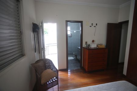 Apartamento à venda com 176m², 3 quartos e 3 vagasSuite