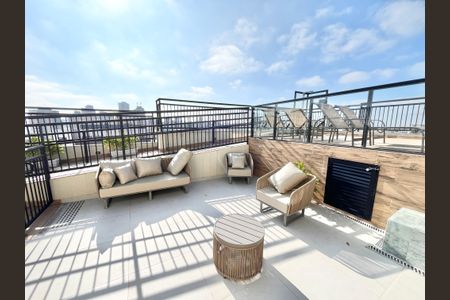 Studio para alugar com 24m², 1 quarto e sem vaga Studio para alugar com 24m², 1 quarto e sem vagaÁrea comum - Piscina