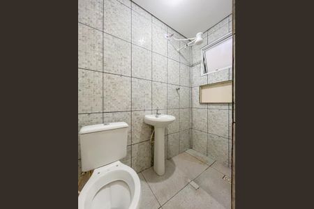 Banheiro de casa para alugar com 1 quarto, 45m² em Conceição, Osasco