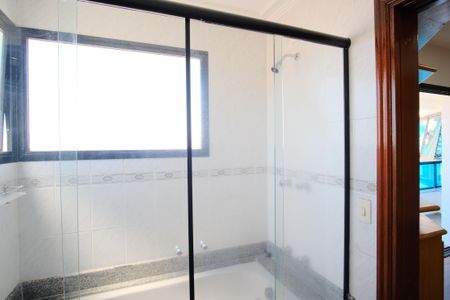 Apartamento para alugar com 130m², 3 quartos e 3 vagasBanheiro da Suíte