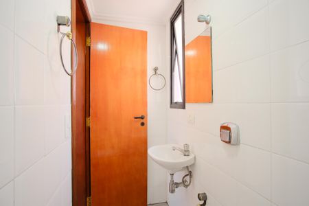 Apartamento para alugar com 130m², 3 quartos e 3 vagasBanheiro da Suíte de Serviço
