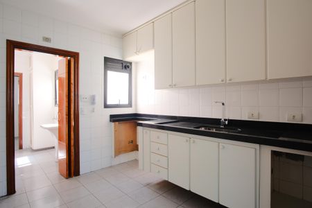 Apartamento para alugar com 130m², 3 quartos e 3 vagasCozinha