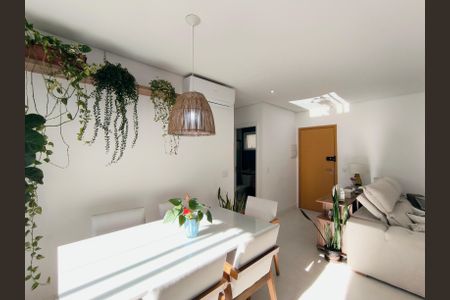 Apartamento à venda com 75m², 2 quartos e 2 vagasSala