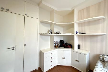 Apartamento à venda com 160m², 3 quartos e 2 vagasQuarto 3
