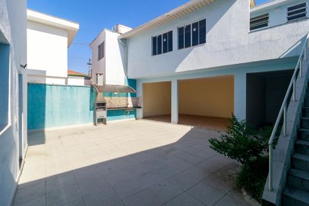 Casa à venda com 190m², 3 quartos e 6 vagasQuintal