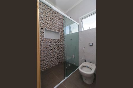 Casa à venda com 190m², 3 quartos e 6 vagasSuíte - Banheiro