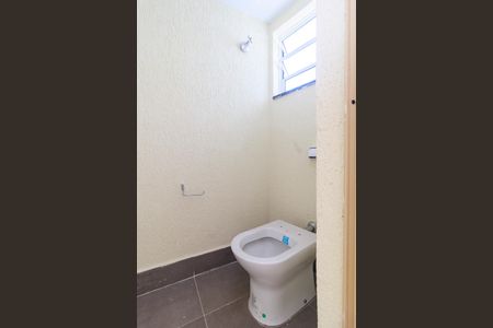 Casa à venda com 190m², 3 quartos e 6 vagasEdícula - Banheiro