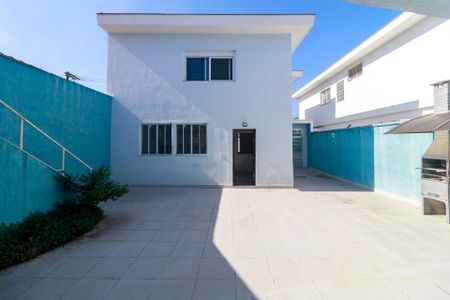Casa à venda com 190m², 3 quartos e 6 vagasQuintal