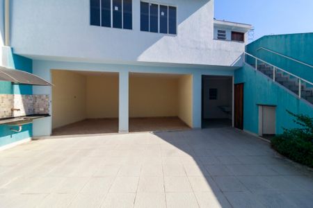 Casa à venda com 190m², 3 quartos e 6 vagasQuintal
