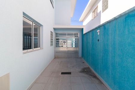 Casa à venda com 190m², 3 quartos e 6 vagasQuintal