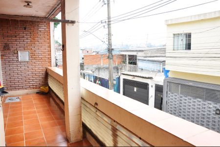Casa à venda com 150m², 2 quartos e 2 vagas Casa à venda com 150m², 2 quartos e 2 vagasDetalhe - Varanda e Área de Serviço