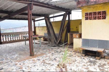 Casa à venda com 150m², 2 quartos e 2 vagas Casa à venda com 150m², 2 quartos e 2 vagasDetalhe - Churrasqueira
