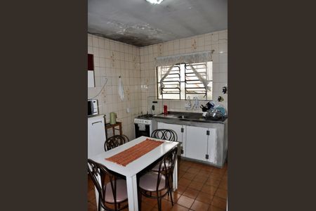 Casa à venda com 150m², 2 quartos e 2 vagas Casa à venda com 150m², 2 quartos e 2 vagasDetalhe - Cozinha