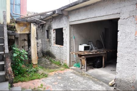 Casa à venda com 150m², 2 quartos e 2 vagas Casa à venda com 150m², 2 quartos e 2 vagasDetalhe - Quintal