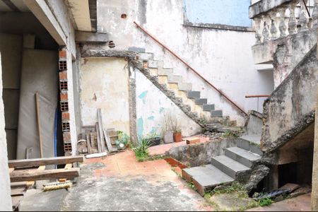 Casa à venda com 150m², 2 quartos e 2 vagas Casa à venda com 150m², 2 quartos e 2 vagasDetalhe - Quintal