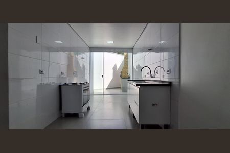 Casa para alugar com 80m², 2 quartos e sem vagaCozinha 