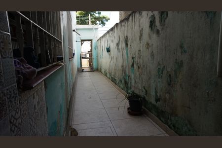 Casa à venda com 110m², 3 quartos e 2 vagasCorredor quintal