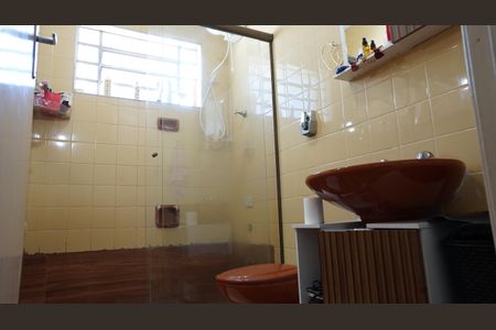 Casa à venda com 110m², 3 quartos e 2 vagasBanheiro