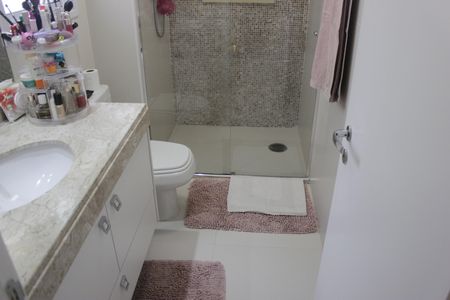 Apartamento à venda com 169m², 3 quartos e 3 vagasBanheiro da Suíte 2