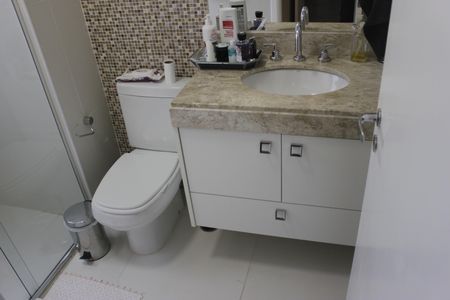 Apartamento à venda com 169m², 3 quartos e 3 vagasBanheiro da Suíte 3
