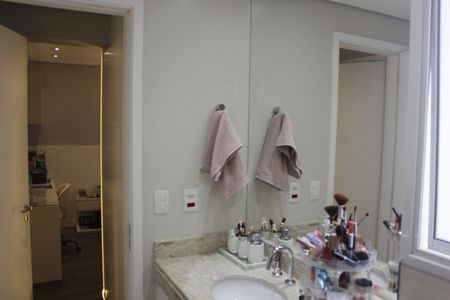 Apartamento à venda com 169m², 3 quartos e 3 vagasBanheiro da Suíte 2