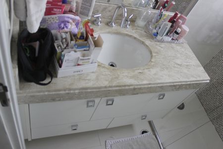Apartamento à venda com 169m², 3 quartos e 3 vagasBanheiro da Suíte 1