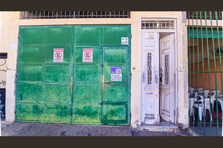 Apartamento para alugar com 75m², 2 quartos e sem vagaFachada do Prédio com placa