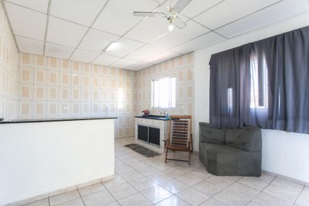 Casa para alugar com 36m², 1 quarto e sem vaga Casa para alugar com 36m², 1 quarto e sem vagaSala