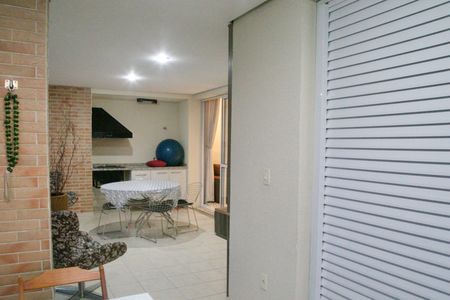 Apartamento à venda com 115m², 3 quartos e 2 vagasVaranda