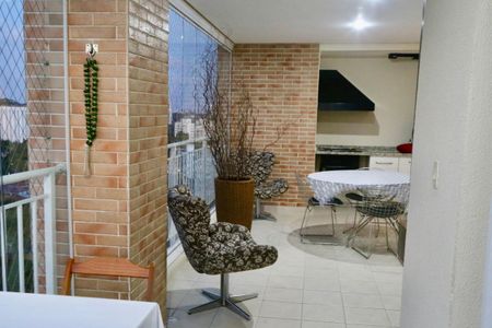 Apartamento à venda com 115m², 3 quartos e 2 vagasVaranda