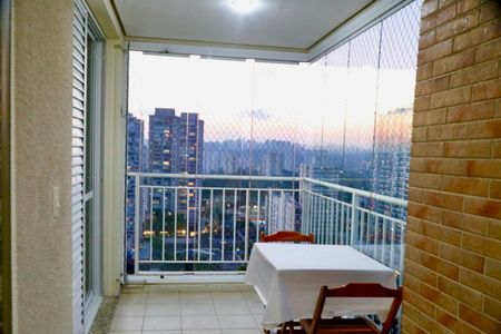 Apartamento à venda com 115m², 3 quartos e 2 vagasVaranda 