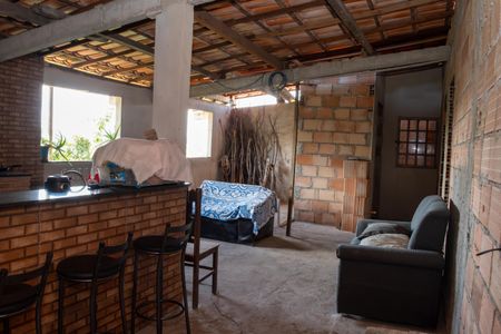 Casa à venda com 6 quartos, 300m² em Tropical, Contagem