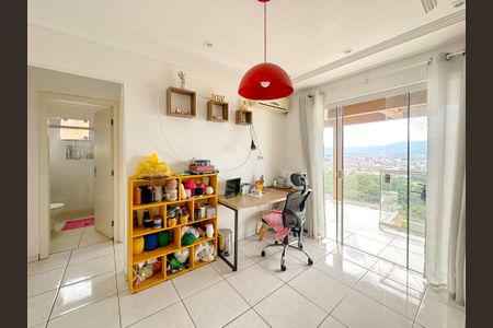 Casa para alugar com 223m², 4 quartos e 3 vagasEscritório