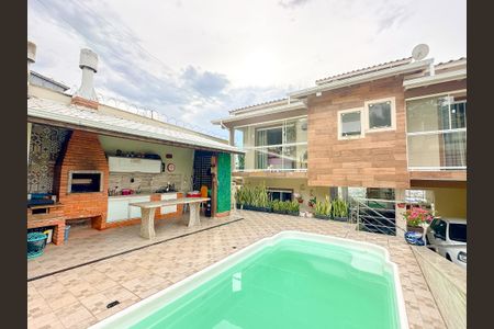 Casa para alugar com 223m², 4 quartos e 3 vagasPiscina