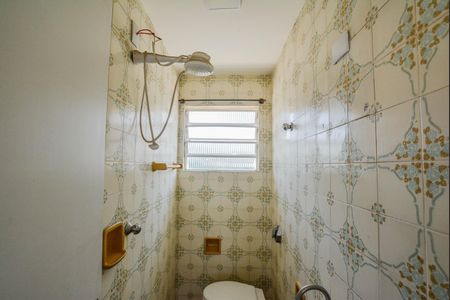 Banheiro de apartamento à venda com 1 quarto, 43m² em Parque Jaçatuba, Santo André