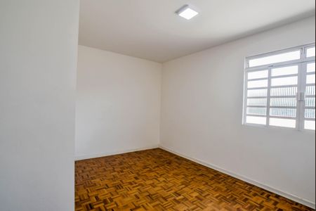 Quarto de apartamento à venda com 1 quarto, 43m² em Parque Jaçatuba, Santo André