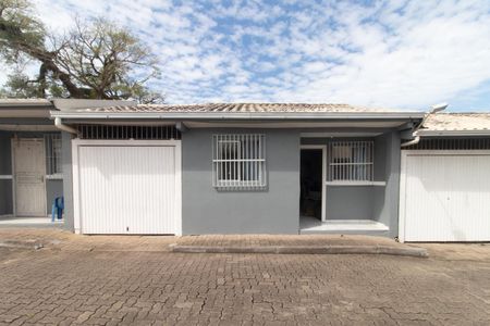 Casa de condomínio à venda com 50m², 2 quartos e 1 vaga Casa de condomínio à venda com 50m², 2 quartos e 1 vagaFachada